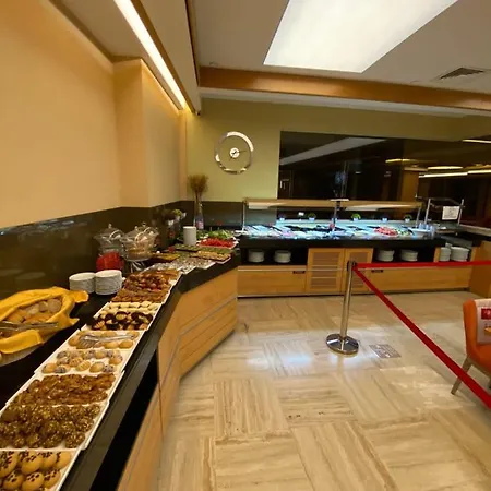 Prestige Old فندق