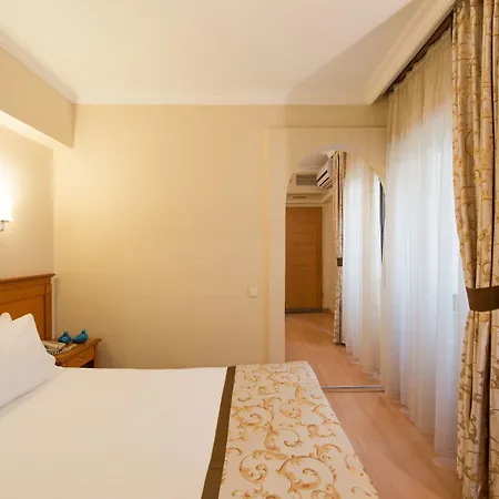 Prestige Old 3* Istanbul